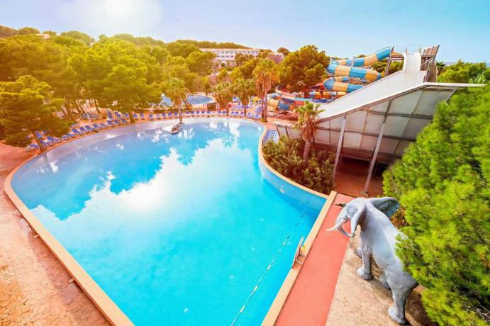 Imagen de la piscina del Hotel Bluesea Marina Parc. Foto 19