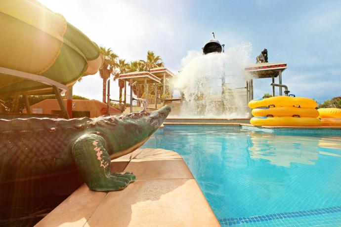 Imagen de la piscina del Hotel Bluesea Marina Parc. Foto 20