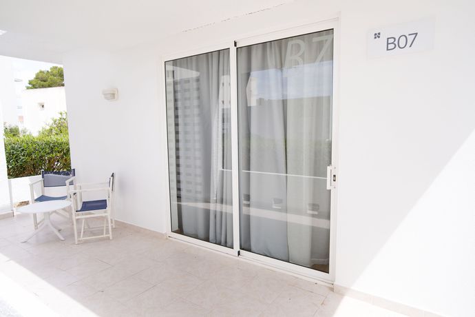 Imagen de la habitación del Hotel Bluesea Playa Azul. Foto 27