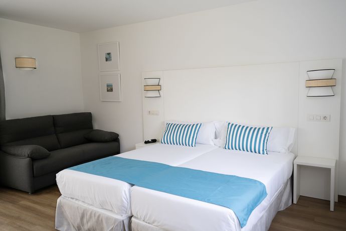 Imagen de la habitación del Hotel Bluesea Playa Azul. Foto 28