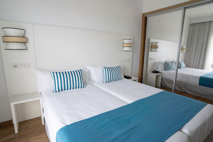 Imagen de la habitación del Hotel Bluesea Playa Azul. Foto 29