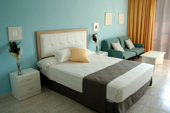 Imagen de la habitación del Hotel Bluesense Villajoyosa Resort. Foto 3