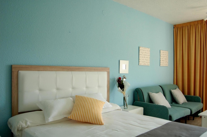 Imagen de la habitación del Hotel Bluesense Villajoyosa Resort. Foto 4