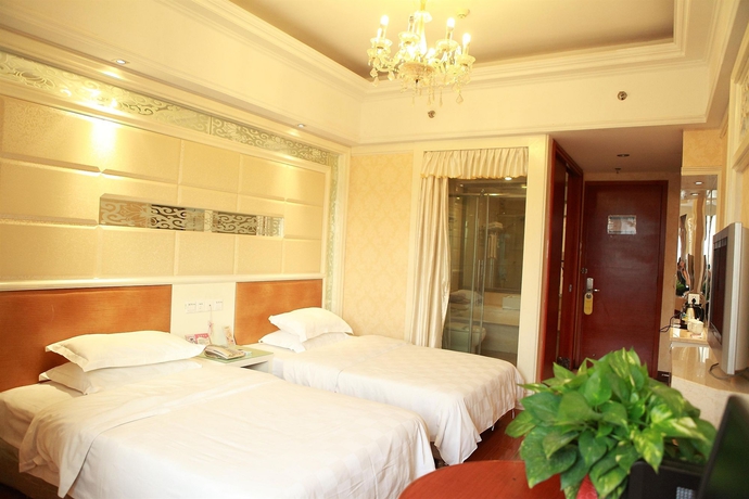 Imagen de la habitación del Hotel Bluesky. Foto 6
