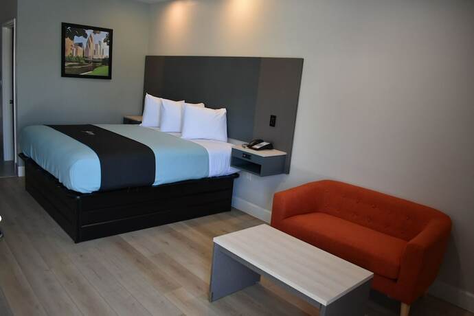 Imagen de la habitación del Hotel Bluestar Inn. Foto 13