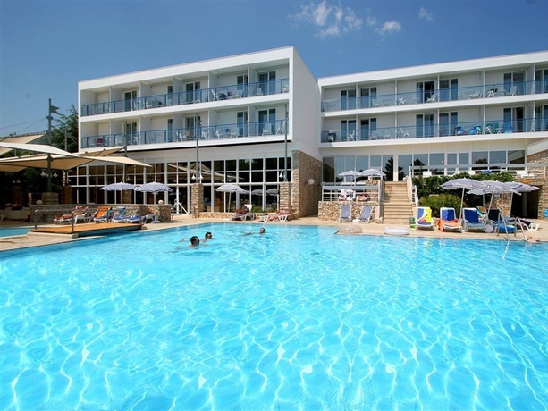 Imagen general del Hotel Bluesun Borak. Foto 8