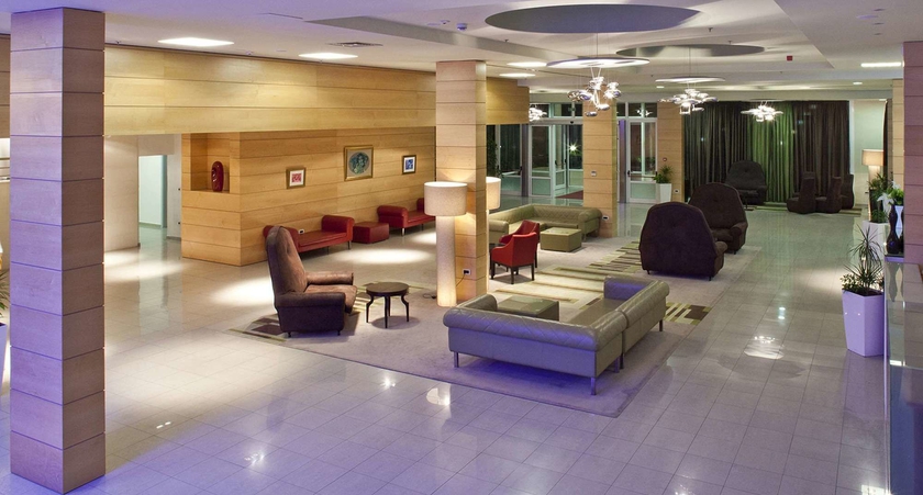 Imagen de los interiores del Hotel Bluesun Elaphusa. Foto 7