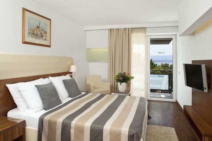 Imagen de la habitación del Hotel Bluesun Elaphusa. Foto 4