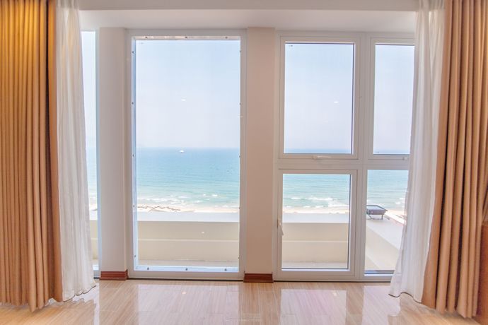 Imagen de los interiores del Hotel Bluesun. Foto 16