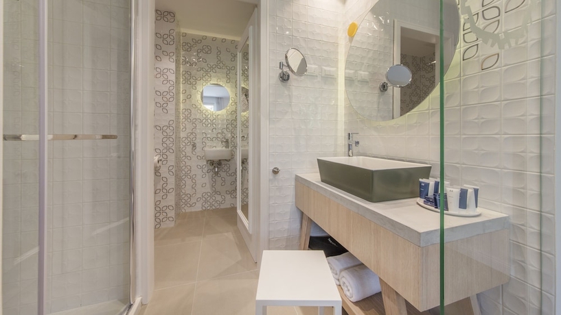 Imagen de la habitación del Hotel Bluesun Jadran. Foto 7