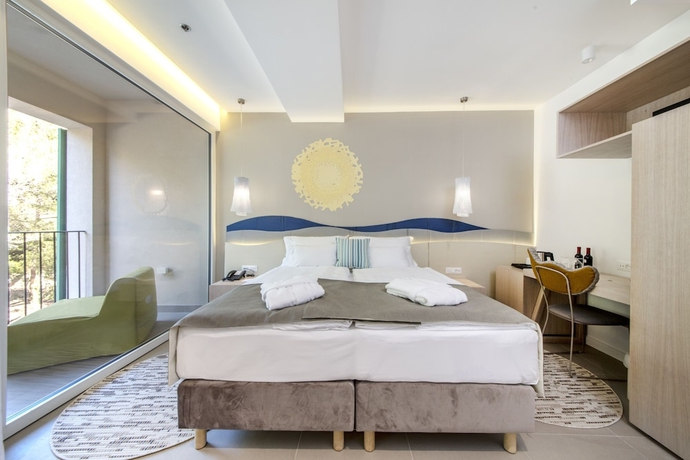 Imagen de la habitación del Hotel Bluesun Jadran. Foto 8