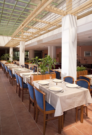 Imagen del bar/restaurante del Hotel Bluesun Marina. Foto 5