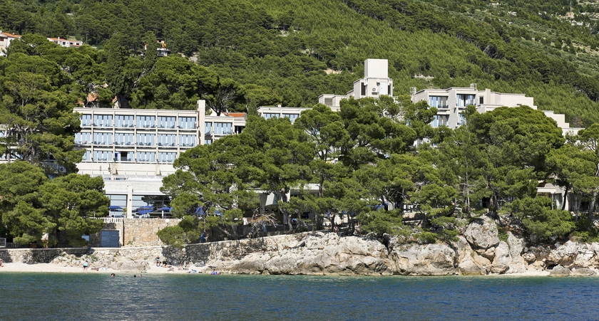 Imagen de los exteriores del Hotel Bluesun Soline. Foto 10