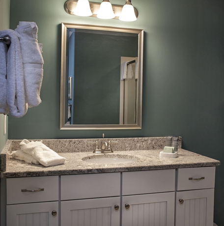 Imagen de la habitación del Hotel Bluewater Resort and Marina by Spinnaker Resorts. Foto 14