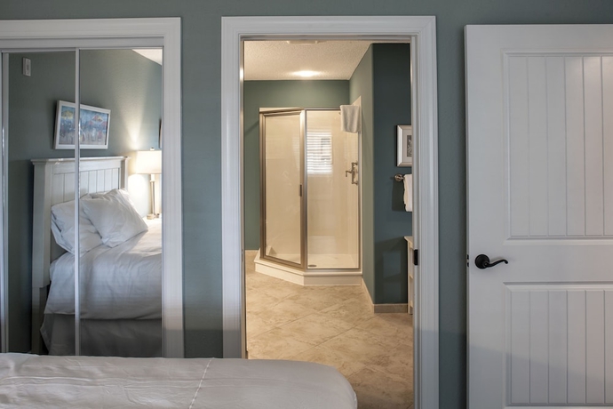 Imagen de la habitación del Hotel Bluewater Resort and Marina by Spinnaker Resorts. Foto 15