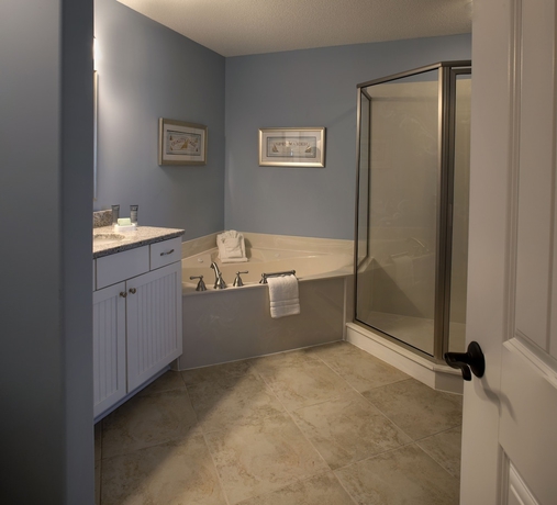 Imagen de la habitación del Hotel Bluewater Resort and Marina by Spinnaker Resorts. Foto 16