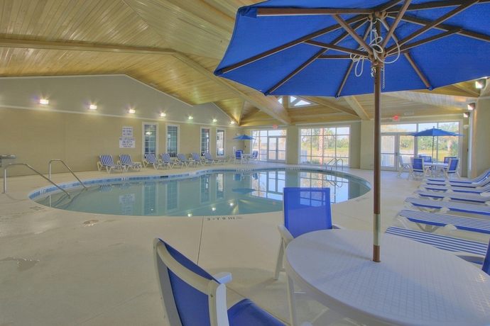 Imagen de la piscina del Hotel Bluewater Resort and Marina by Spinnaker Resorts. Foto 18