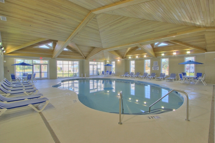 Imagen de la piscina del Hotel Bluewater Resort and Marina by Spinnaker Resorts. Foto 19