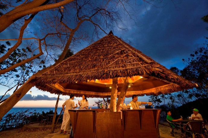 Imagen del bar/restaurante del Hotel Bluewater Sumilon Island Resort. Foto 3
