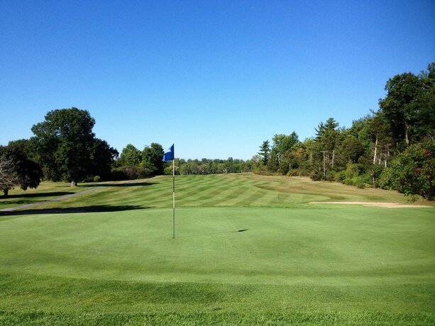 Imagen general del Hotel Bluff Point Golf Resort. Foto 11