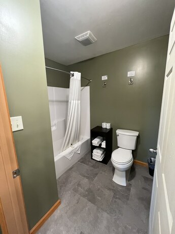 Imagen general del Hotel Bluff Point Golf Resort. Foto 12