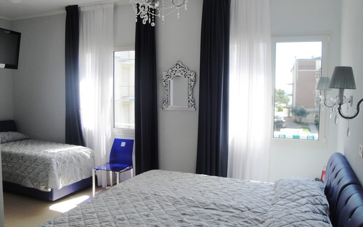 Imagen de la habitación del Hotel Blumarin. Foto 4