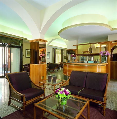 Imagen de los interiores del Hotel Blumen, Bolonia. Foto 7