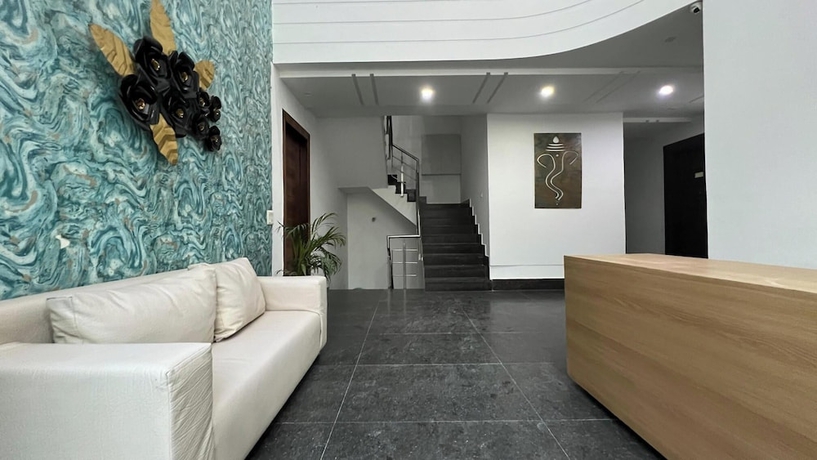 Imagen de los interiores del Hotel Bluo Stays - DLF Cybercity. Foto 15