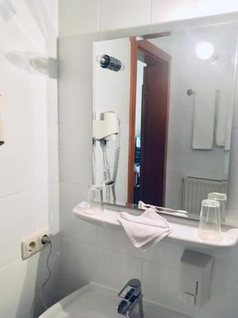 Imagen de la habitación del Hotel Bl&uuml;tenhotel Village. Foto 7