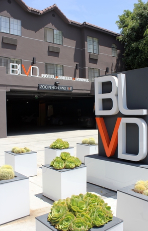 Imagen de los exteriores del Hotel Blvd and Suites. Foto 12