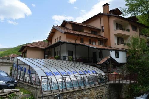 Imagen general del Hotel Blyan Family. Foto 10