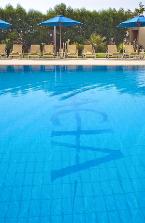 Imagen de la piscina del Hotel Bm Acacia and Apartments. Foto 14