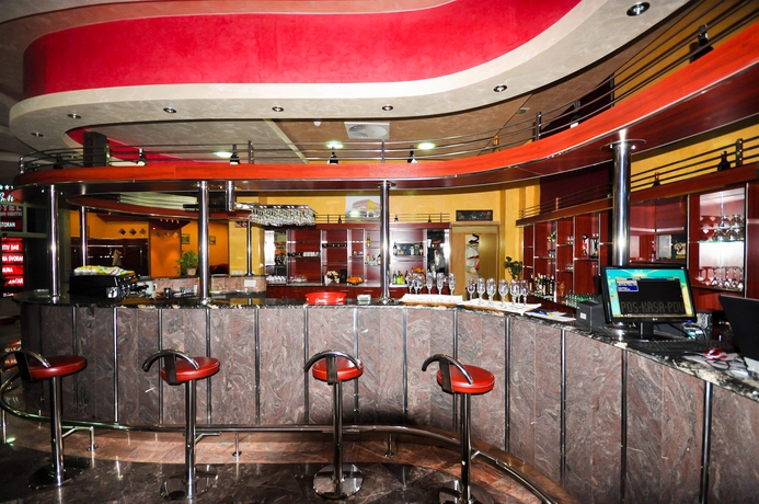 Imagen del bar/restaurante del Hotel Bm International. Foto 2