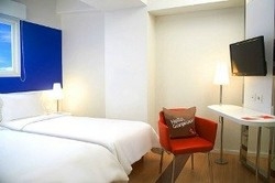 Imagen del bar/restaurante del Hotel BnB Kelapa Gading. Foto 9