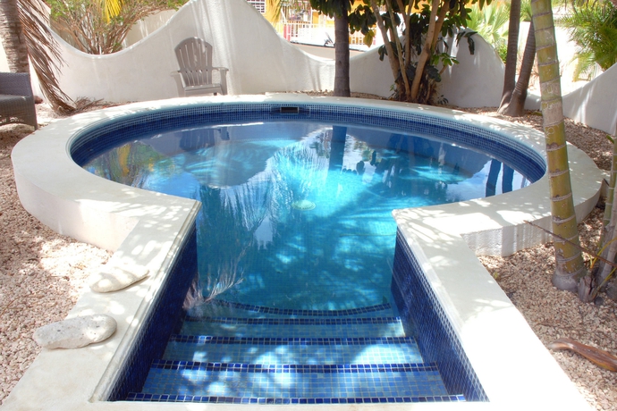 Imagen de la piscina del Hotel BnBBonaire. Foto 15