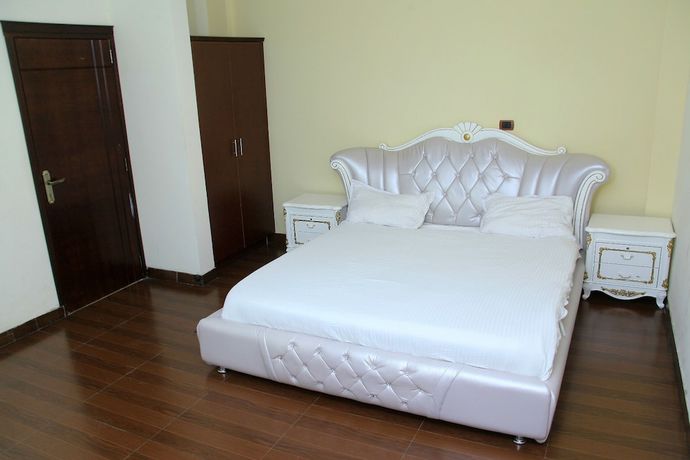 Imagen de la habitación del Hotel Bnow. Foto 2