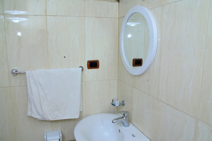 Imagen de la habitación del Hotel Bnow. Foto 6