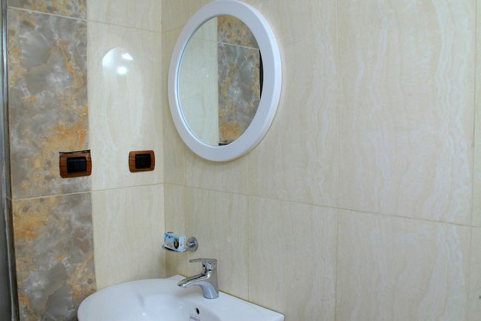 Imagen de los interiores del Hotel Bnow. Foto 8