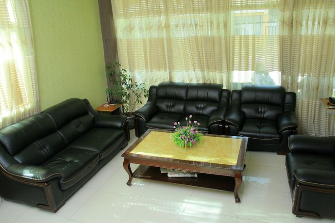 Imagen de los interiores del Hotel Bnow. Foto 9