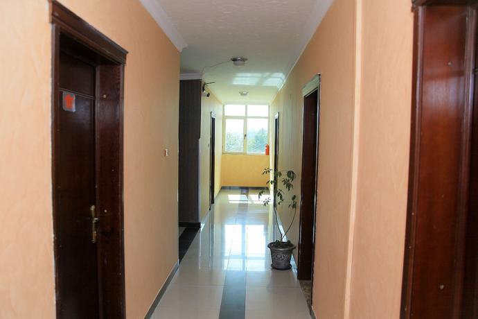 Imagen de los interiores del Hotel Bnow. Foto 19