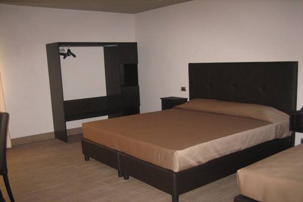 Imagen de la habitación del Hotel Bns Francisco. Foto 3