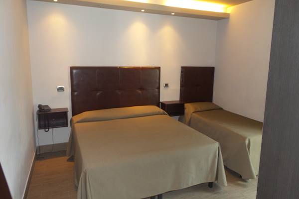 Imagen de la habitación del Hotel Bns Francisco. Foto 4