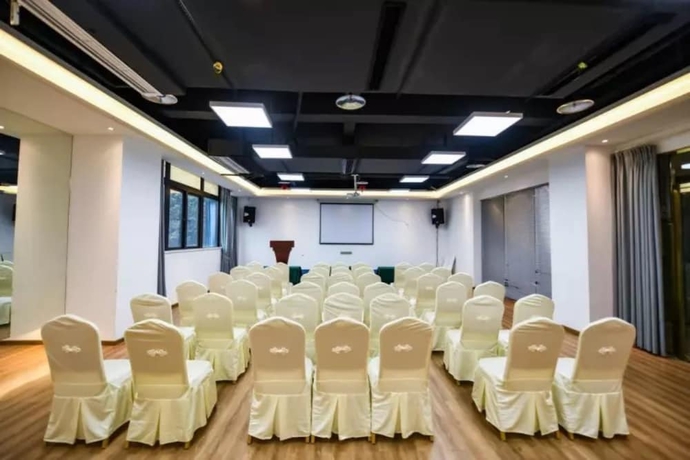 Imagen de los interiores del Hotel Bo Lian Hui Fashion. Foto 18