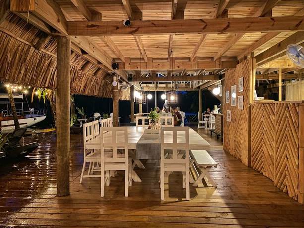Imagen del bar/restaurante del Hotel Boatique and Marina - Hostel. Foto 4