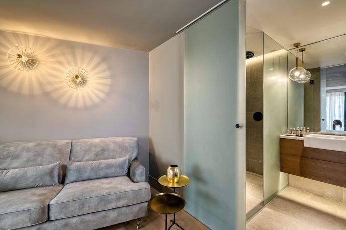 Imagen de la habitación del Hotel Bob W Eolou. Foto 7