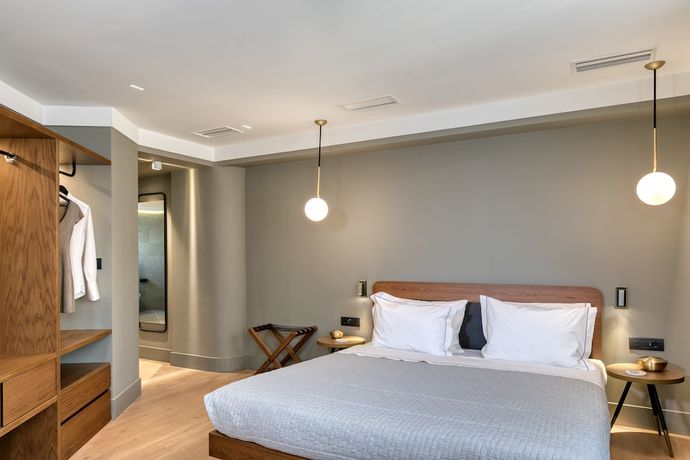 Imagen de la habitación del Hotel Bob W Eolou. Foto 8