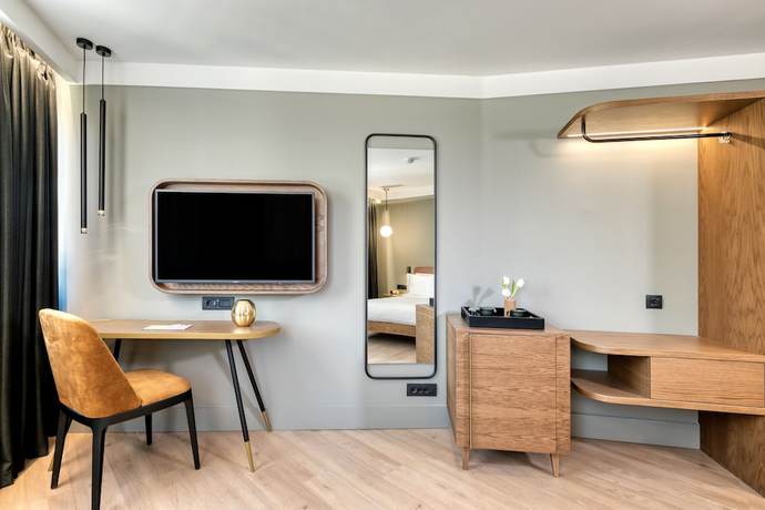 Imagen de la habitación del Hotel Bob W Eolou. Foto 19