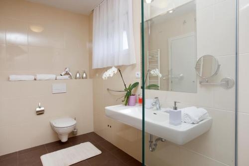 Imagen de la habitación del Hotel Boban Luxury Suites. Foto 6