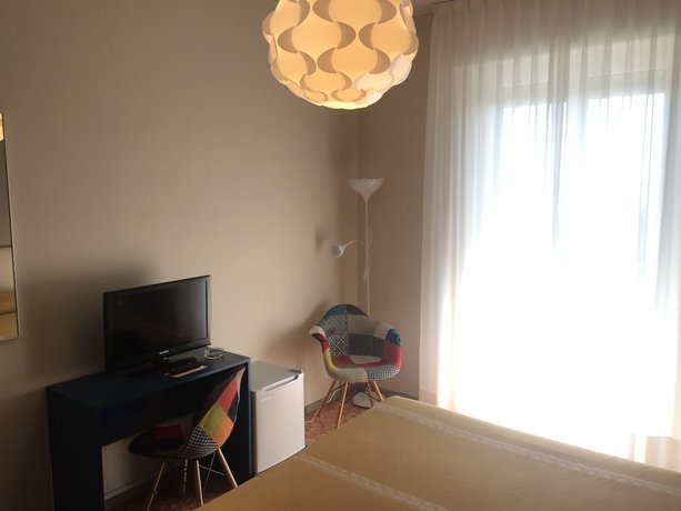 Imagen de la habitación del Hotel Bobby Executive. Foto 4