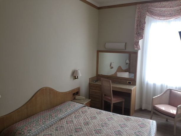 Imagen de la habitación del Hotel Bobby Executive. Foto 9